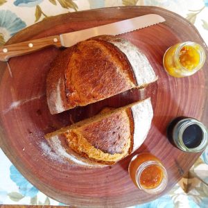 Pão de tomate e alho